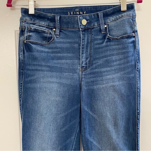 WHBM • High-Rise Everyday Soft Denim Skinny Flare Blue Jeans - Picture 3 of 7